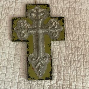 Farmhouse Distressed Green Cross With Weathered Tin Cross Detail
